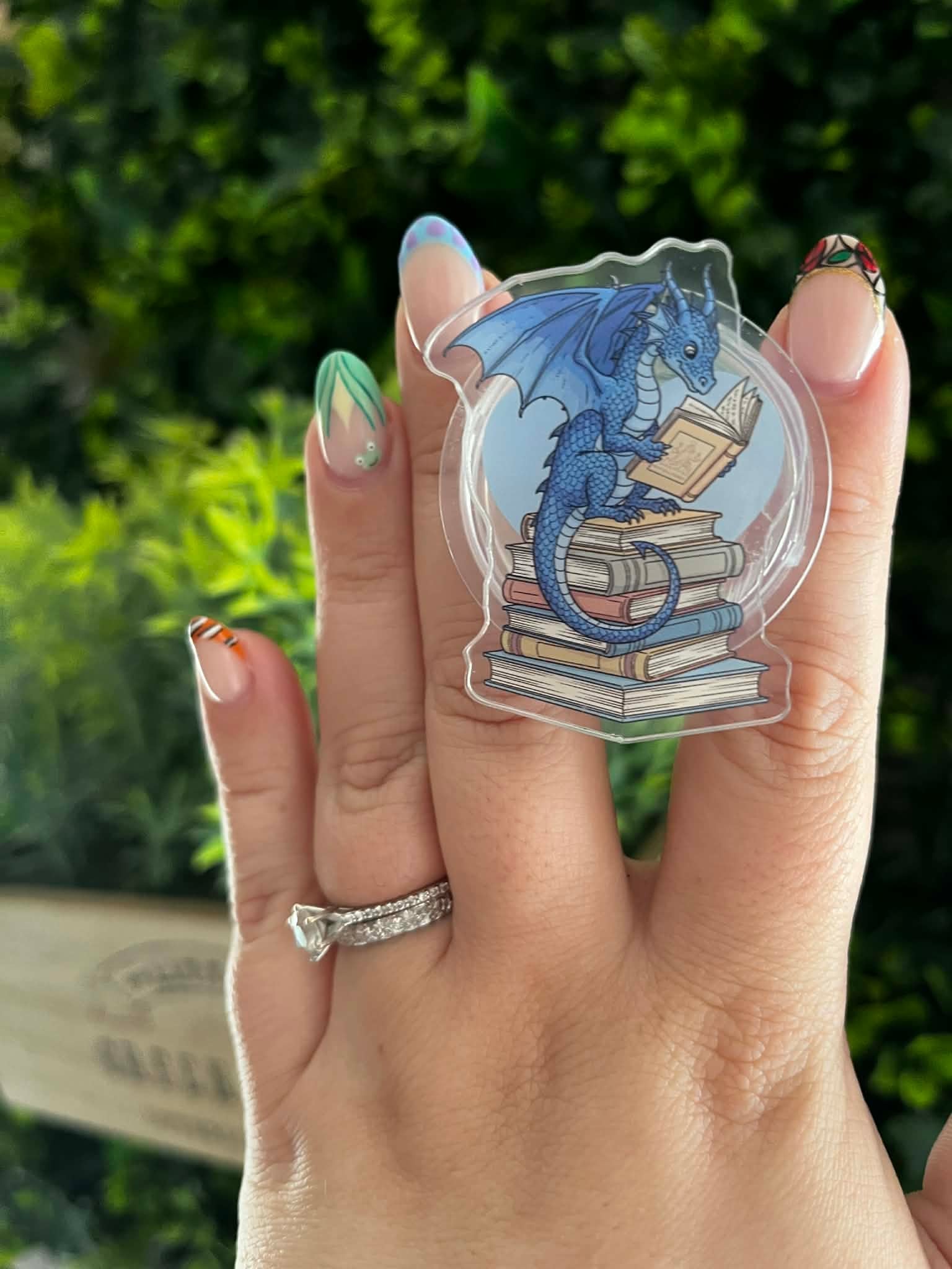 Pop Socket adhésif Dragon book